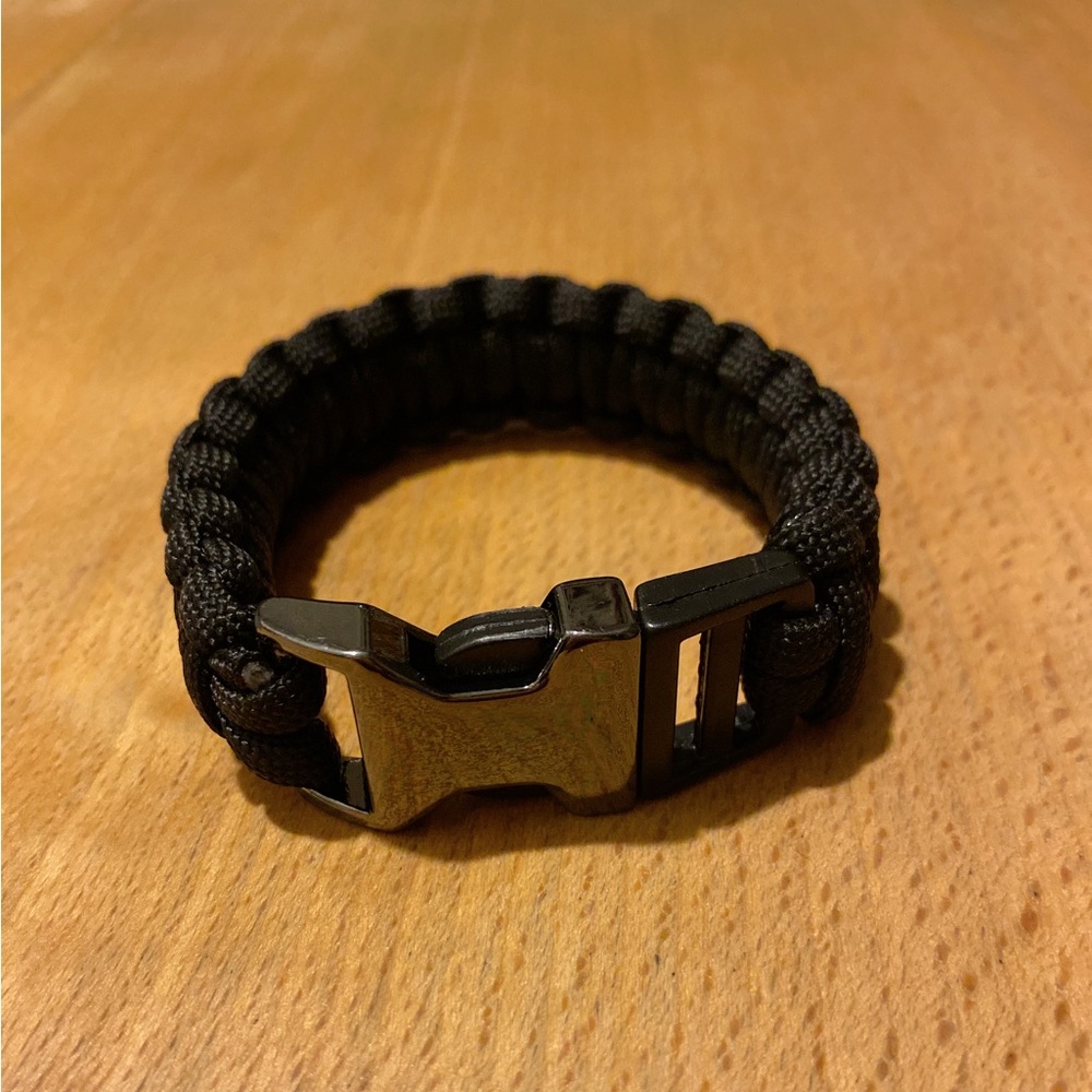 NWOT H&M paracord bracelet